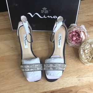 Nina Navy Embellished Evening Sandals 7M